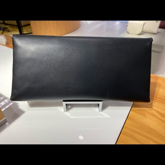NWT☀️NEW☀️Tory Burch Black Miller Clutch - Picture 3 of 8